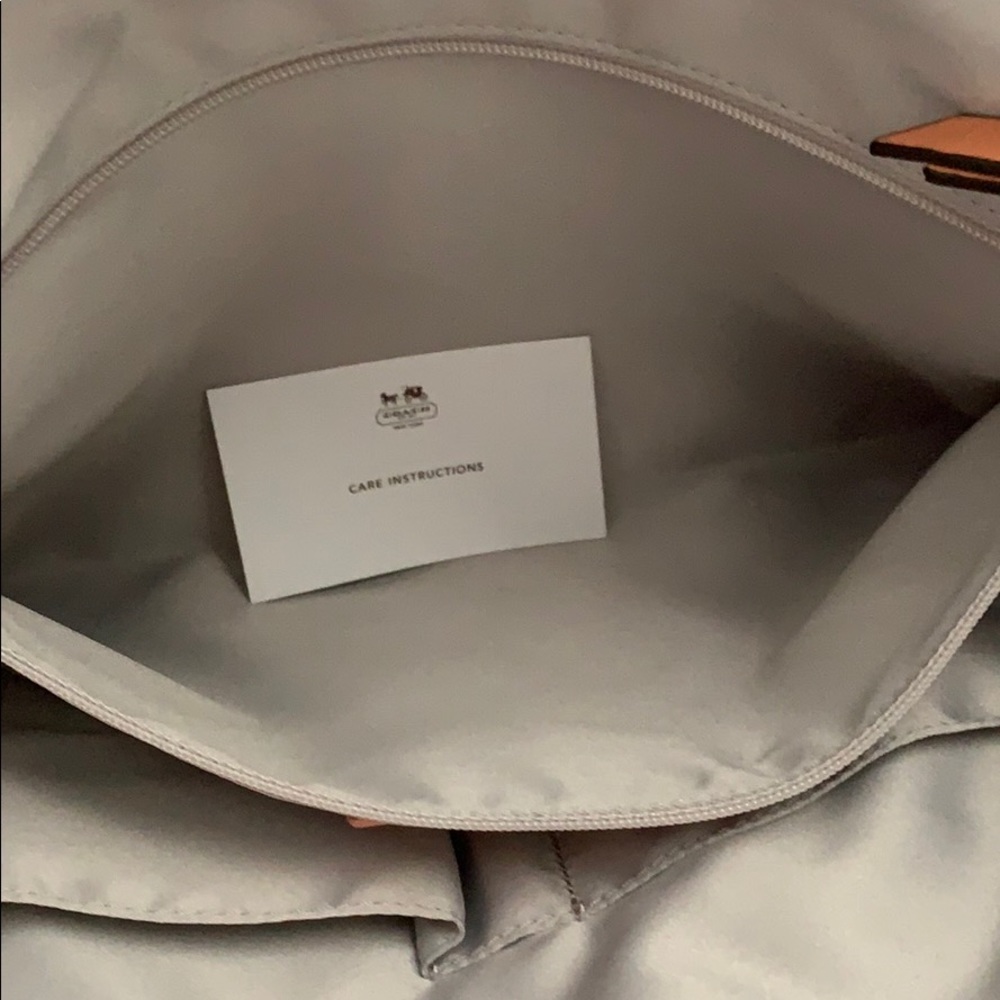 Handbag - Picture 5 of 6